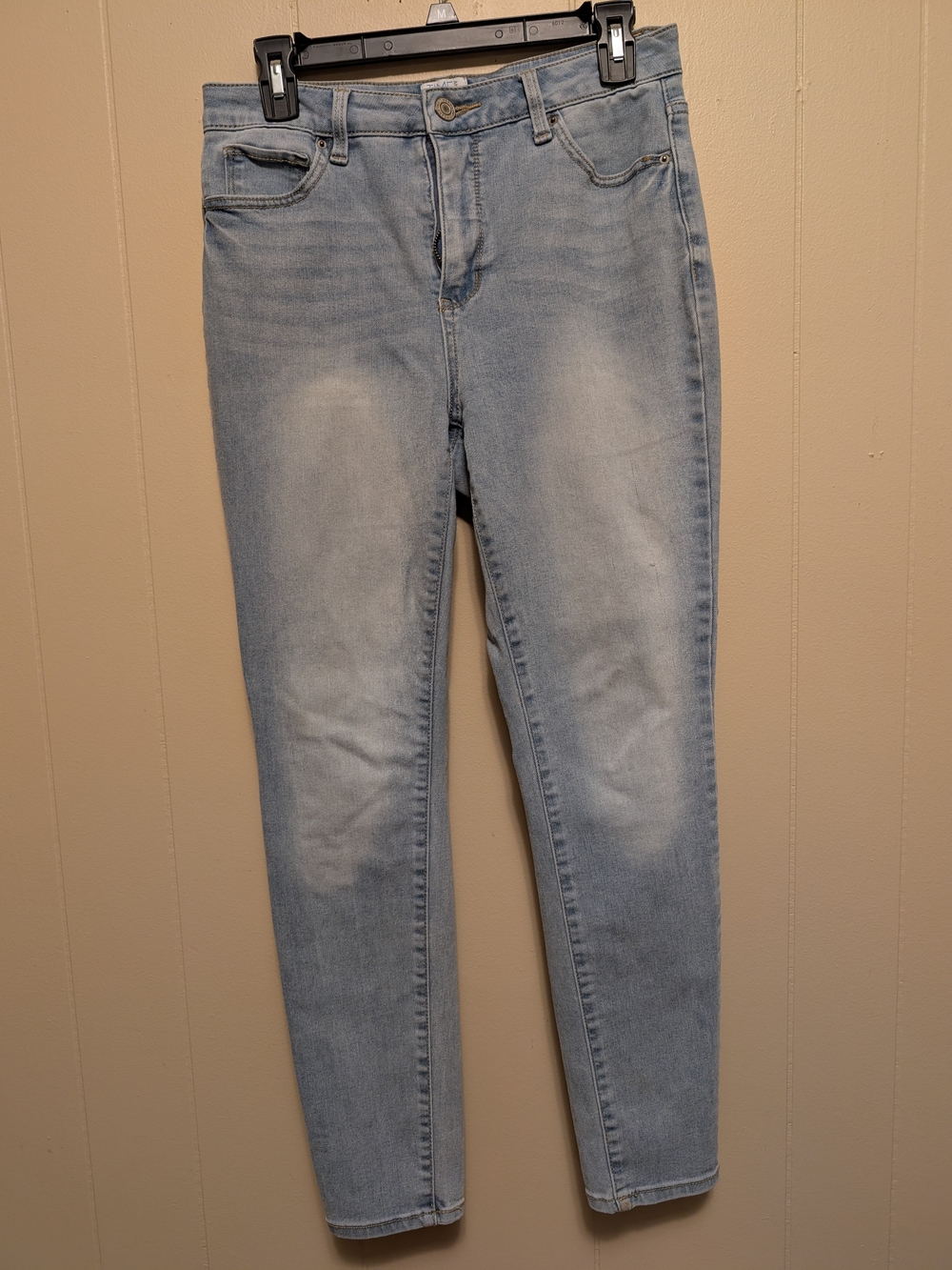 Time and Tru Women’s Light Wash Skinny Jeans Stretch Regular Fit Size 8